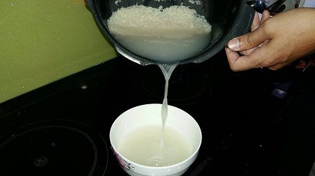 Rửa mặt bằng nước vo gạo có tác dụng gì?